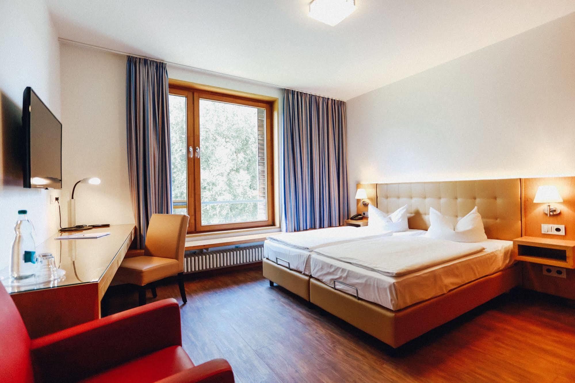 Ostseehotel Дирхаген Екстериор снимка