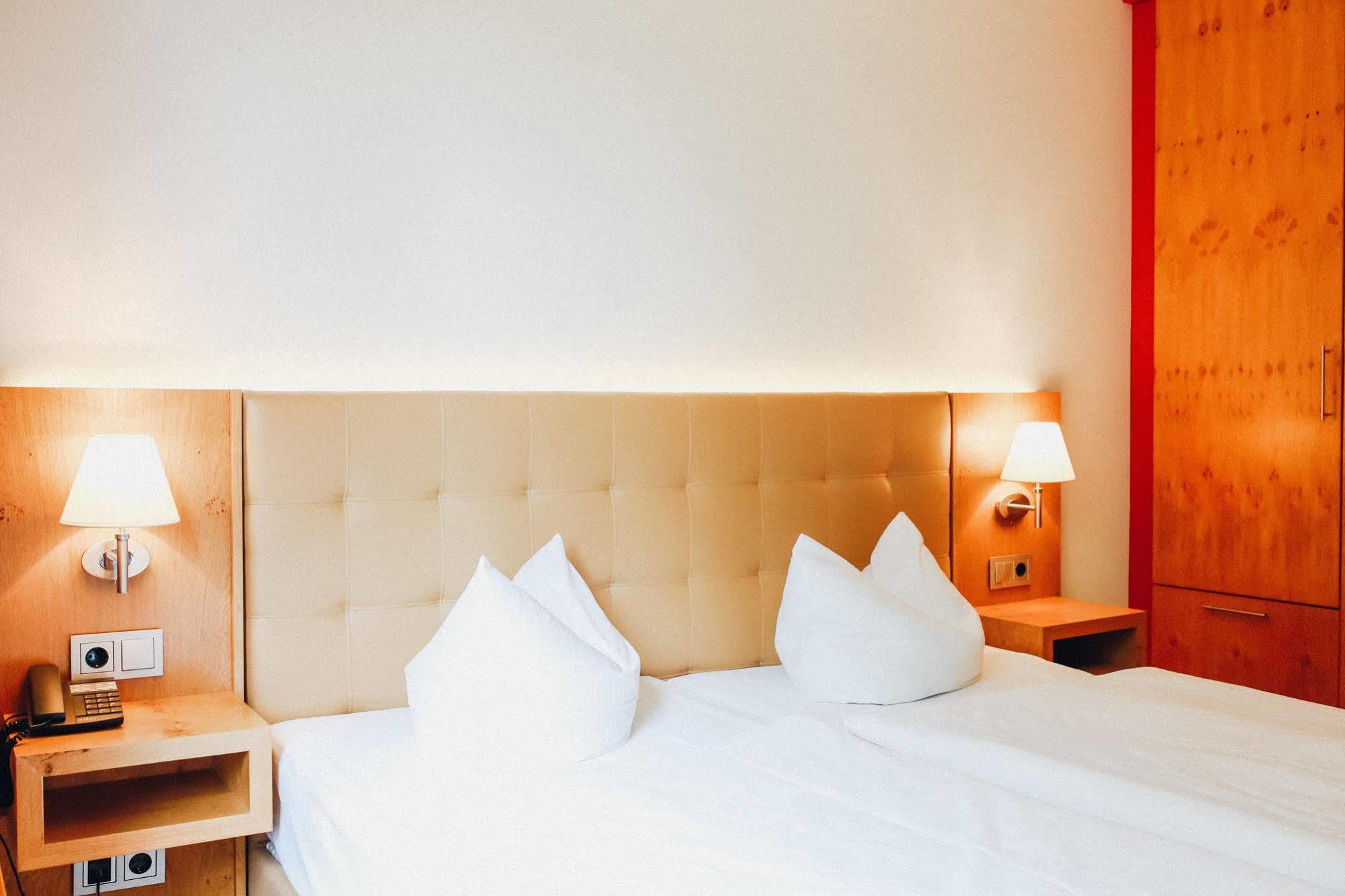 Ostseehotel Дирхаген Екстериор снимка