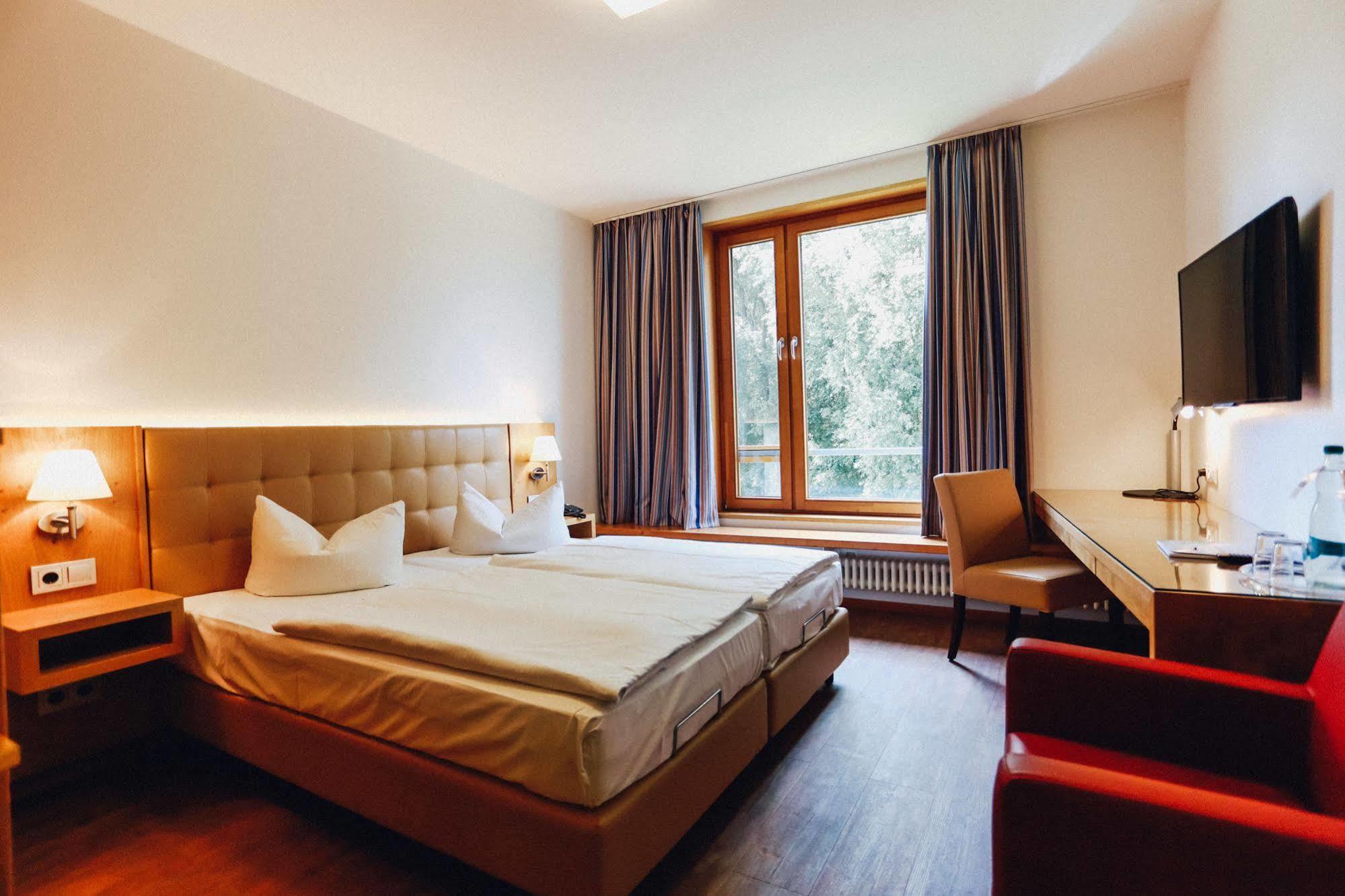 Ostseehotel Дирхаген Екстериор снимка