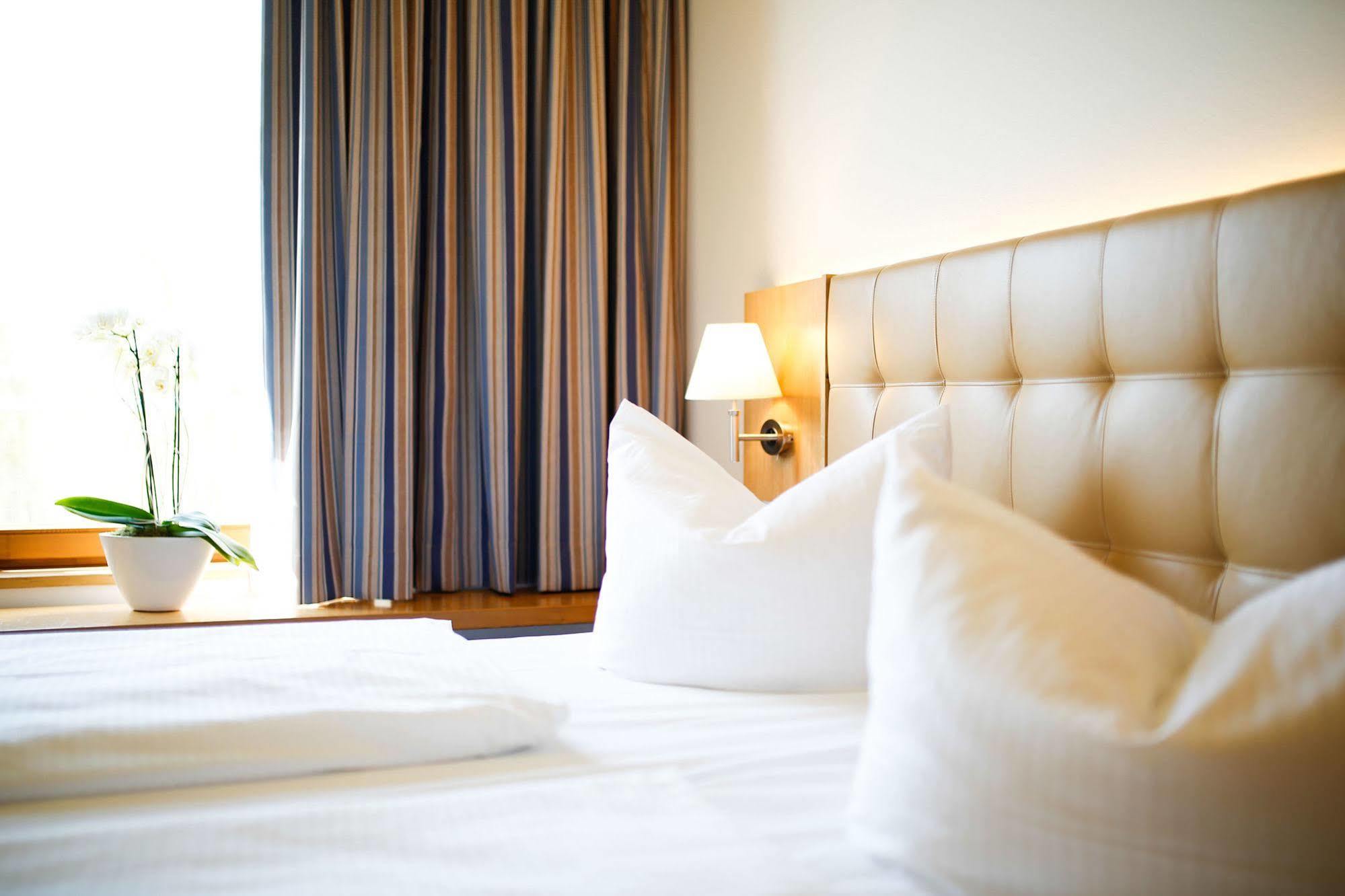Ostseehotel Дирхаген Екстериор снимка